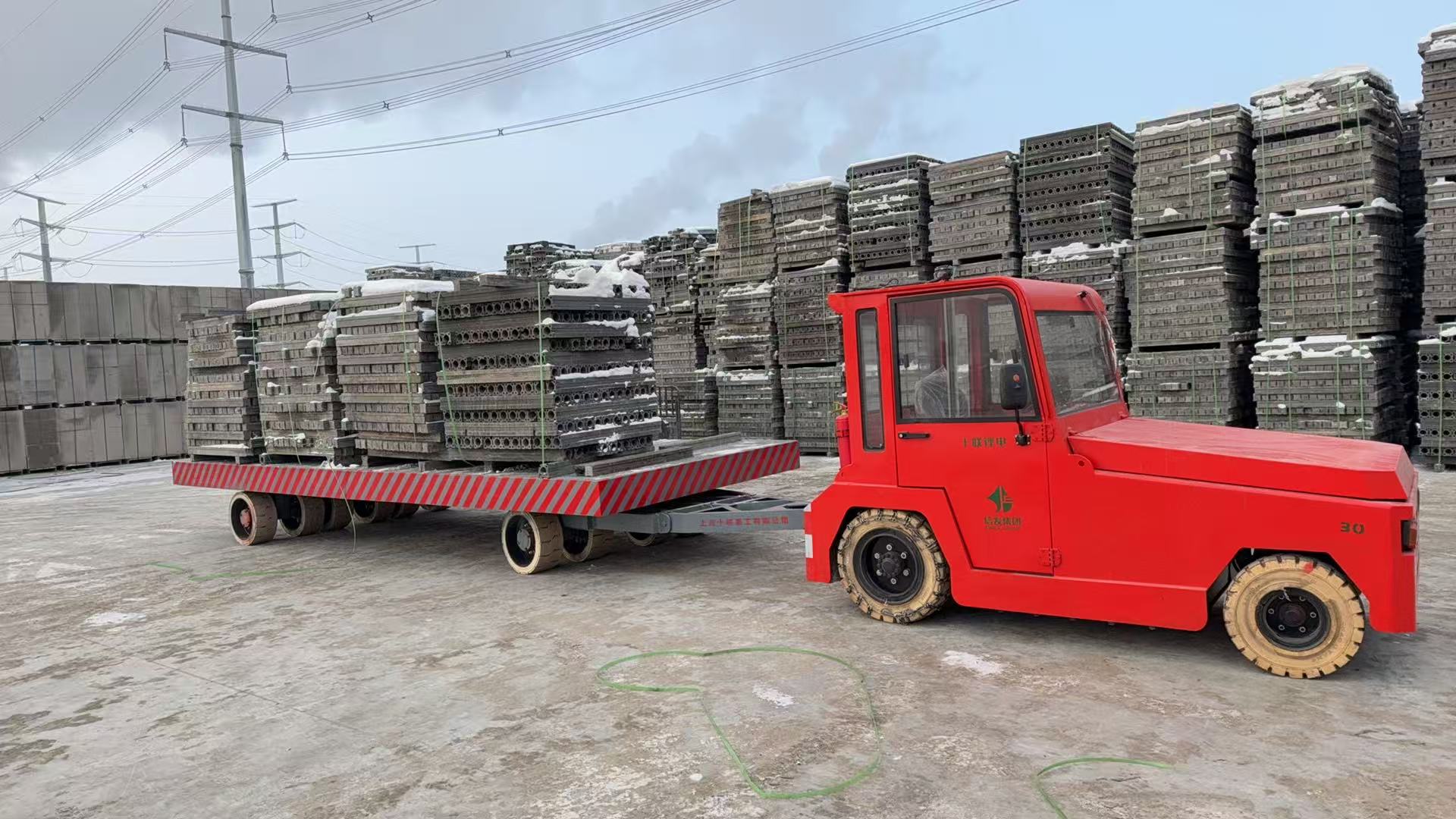 电动牵引车