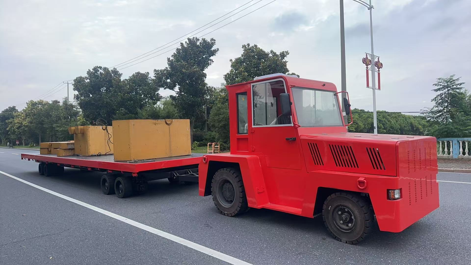 蓄电池牵引车