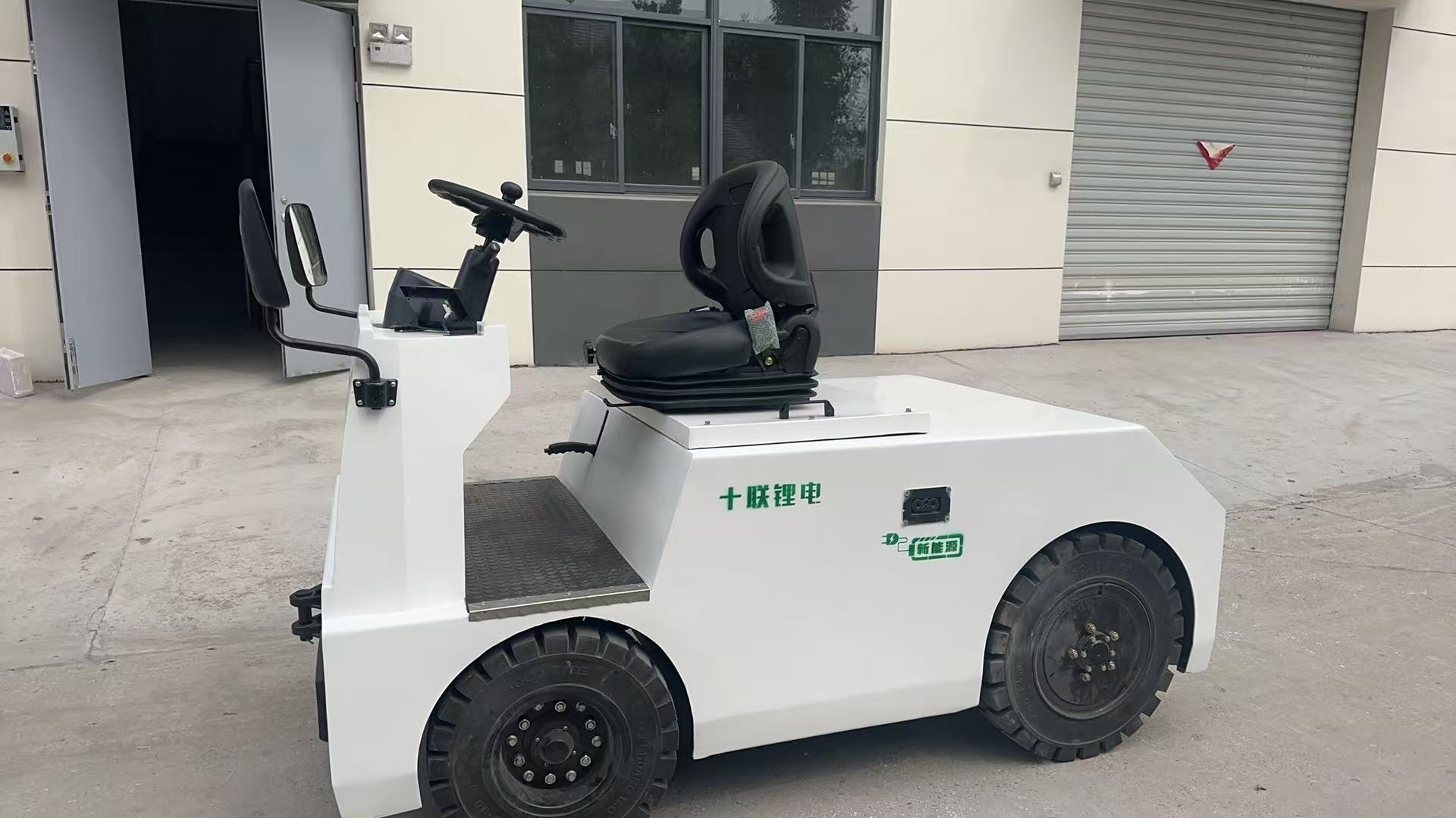 蓄电池牵引车