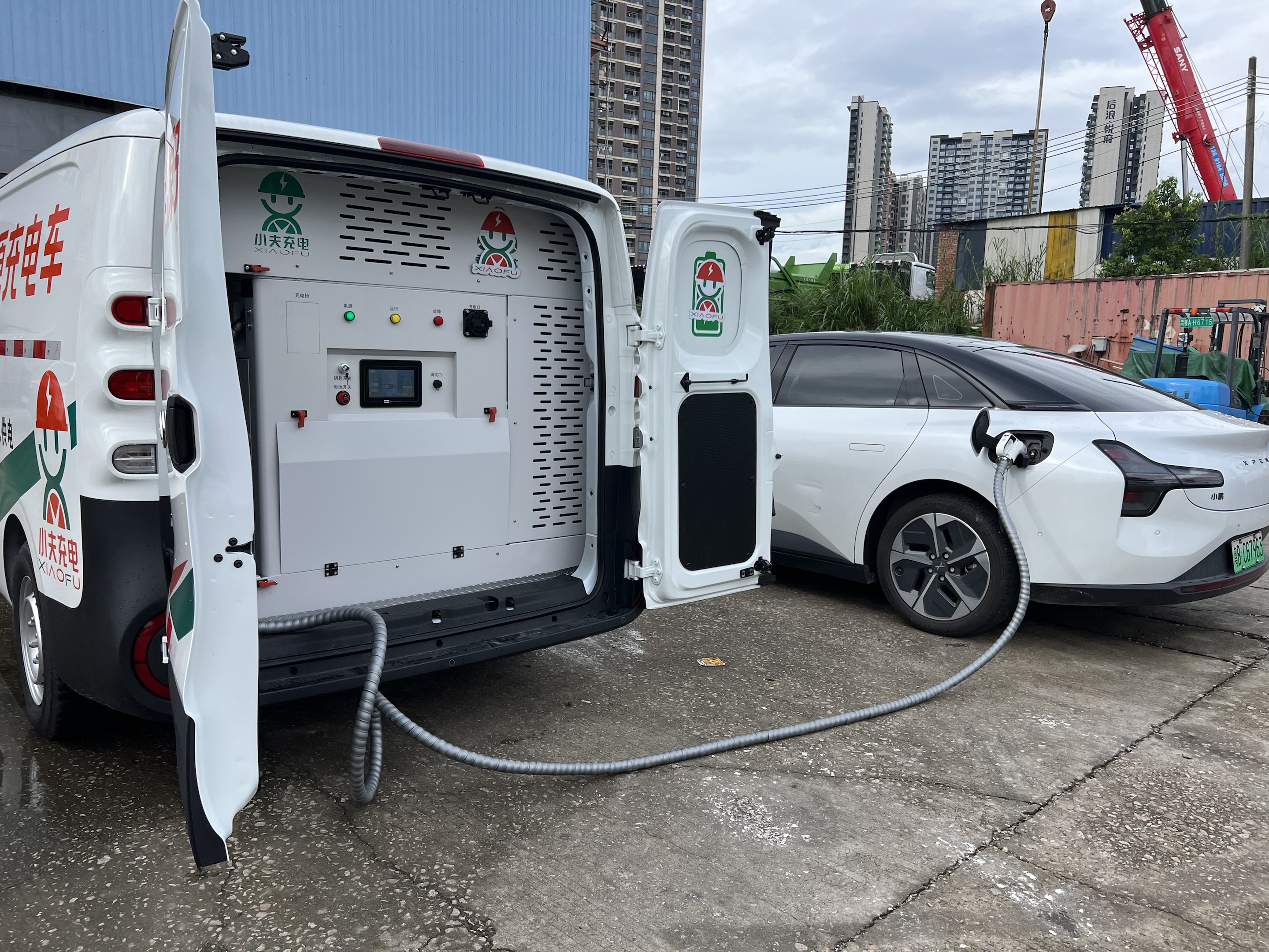 140kWh/90kW纯电动充电车