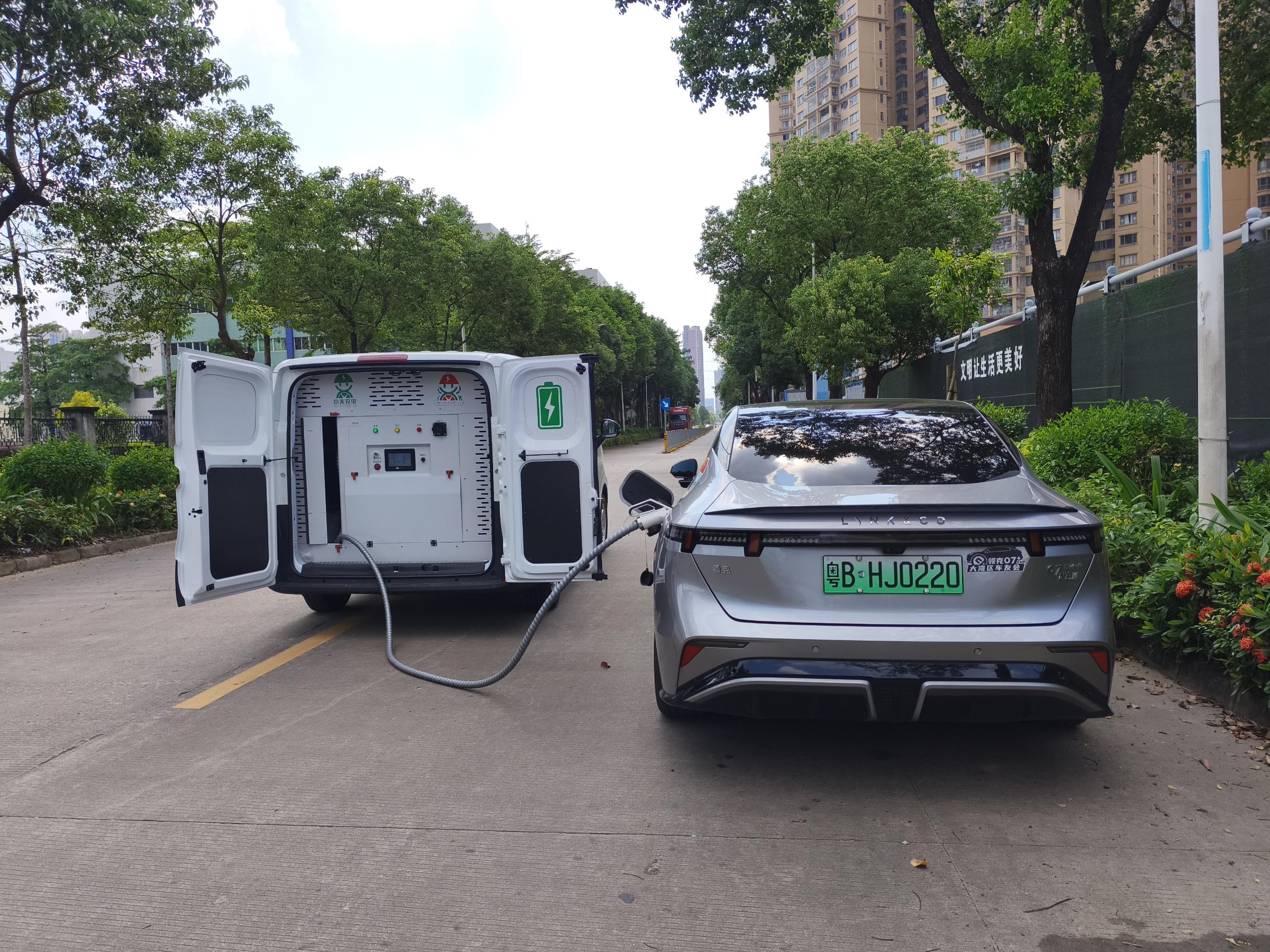 140kWh/90kW纯电动充电车