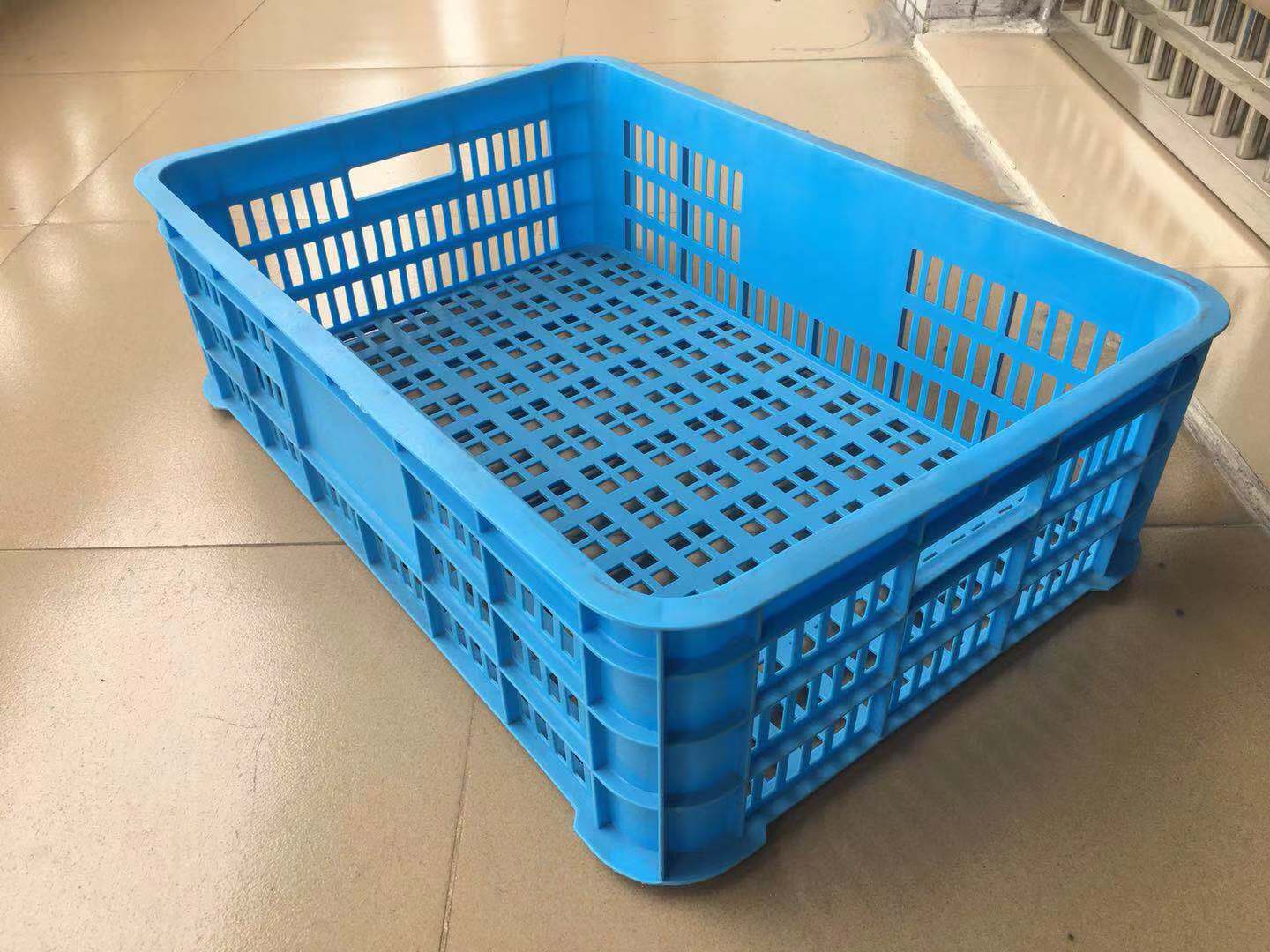 胶筐